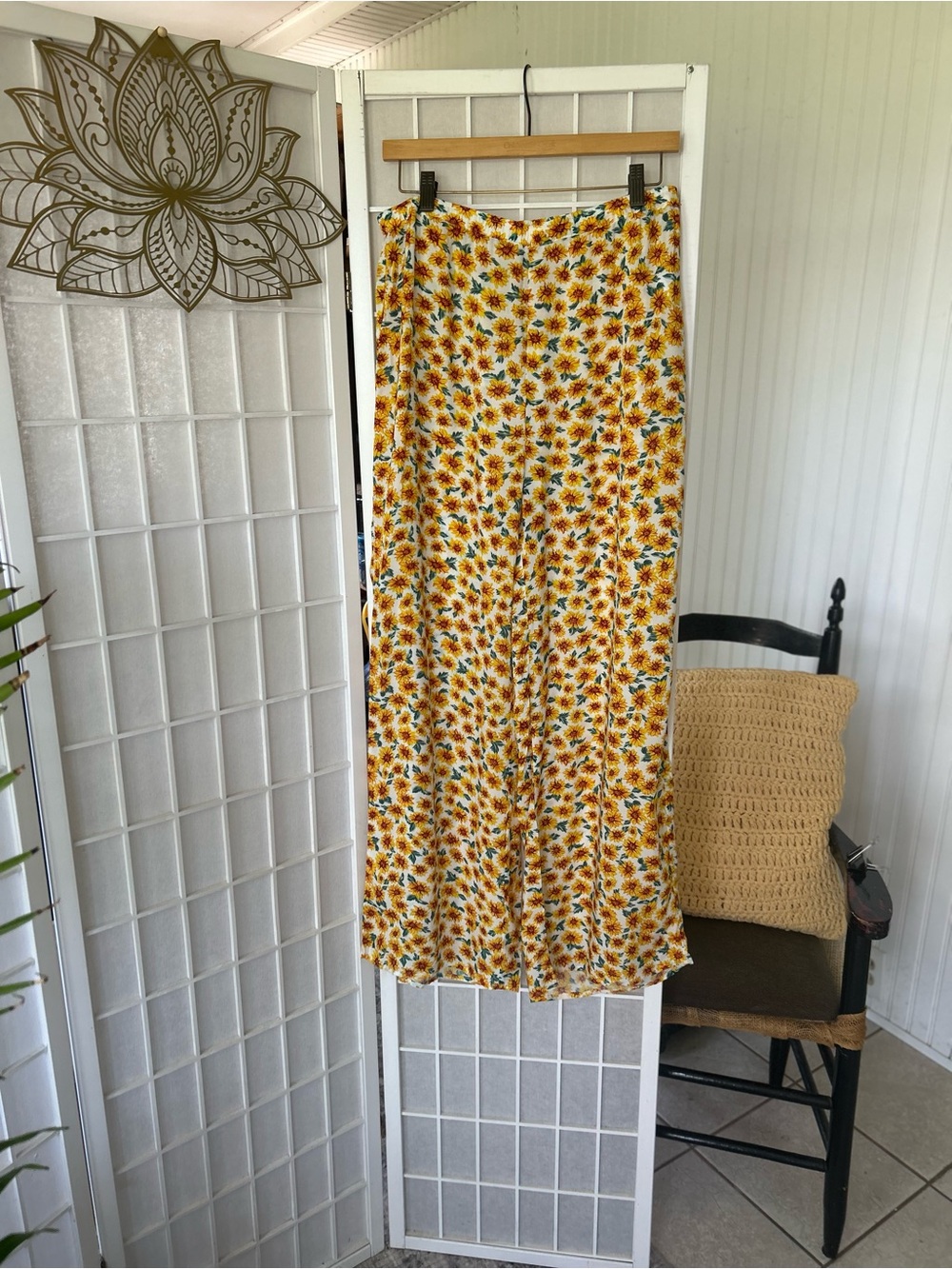 🌻✨ WeWoreWhat Sunflower Print Wide Leg Pants – Size Large ✨🌻